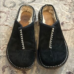 Ugg suede clogs sheepskin lining